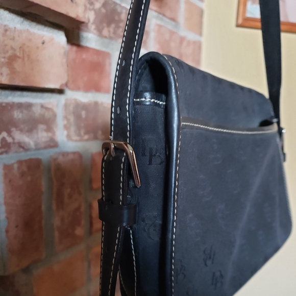 Dooney & Bourke Vintage Signature Logo Purse - Picture 5 of 10